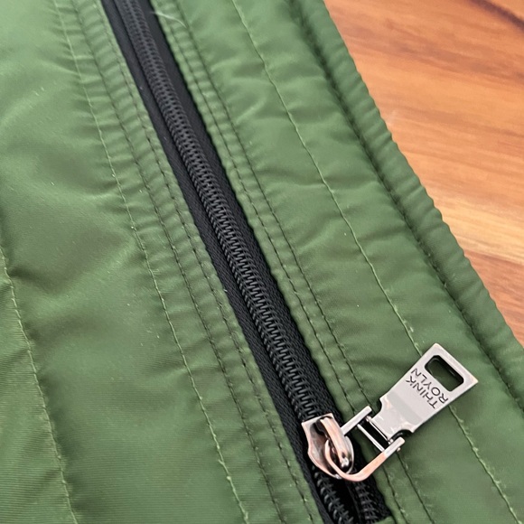 Think Royln Bum Bag Crossbody Puffer Handbag Green 2 Straps Green Snake Print - Picture 10 of 12